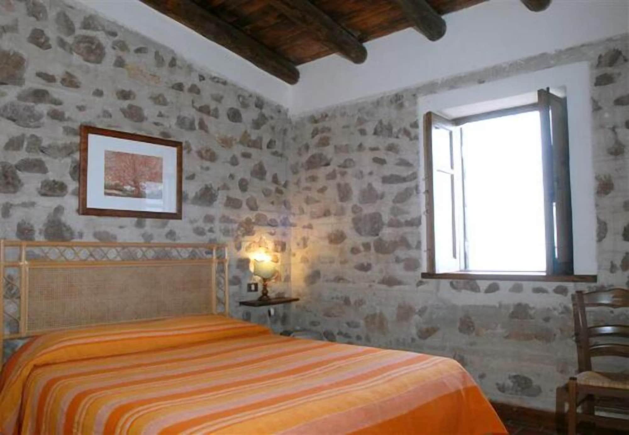 Agriturismo Santa Margherita Gioiosa Marea Kültér fotó
